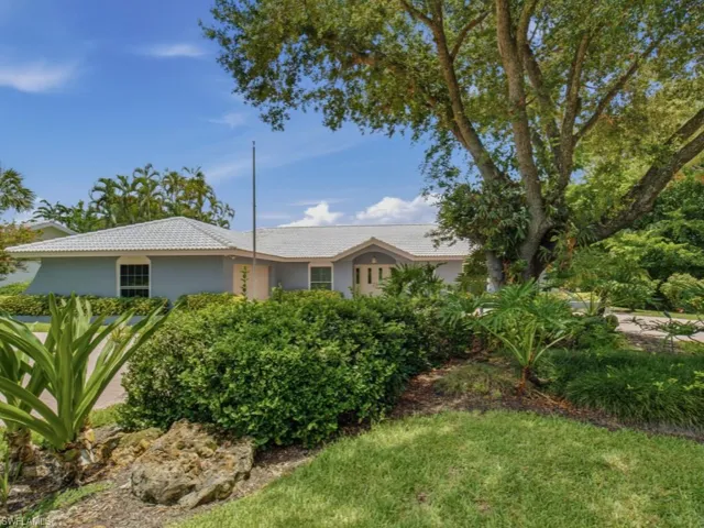 740 Bald Eagle Dr 40, Naples, Florida 34105