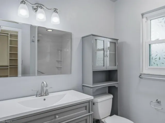 740 Bald Eagle Dr 40, Naples, Florida 34105