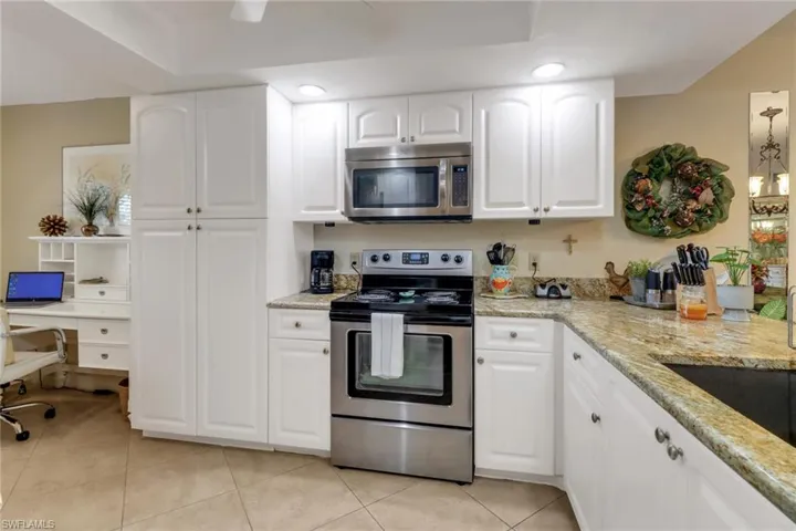 420  Fox Haven  DR, Naples, FL 34104