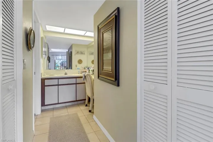 420  Fox Haven  DR, Naples, FL 34104