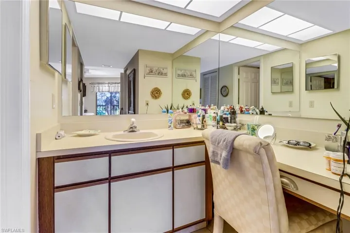 420  Fox Haven  DR, Naples, FL 34104