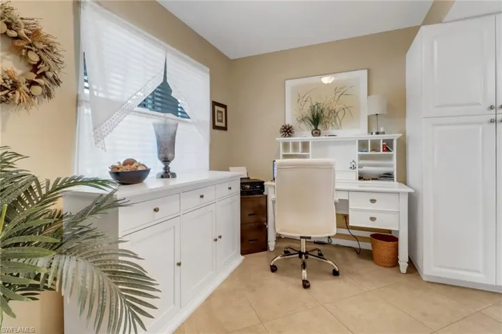420  Fox Haven  DR, Naples, FL 34104