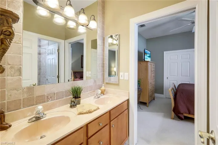 Guest Bathroom - Jack/Jill Style