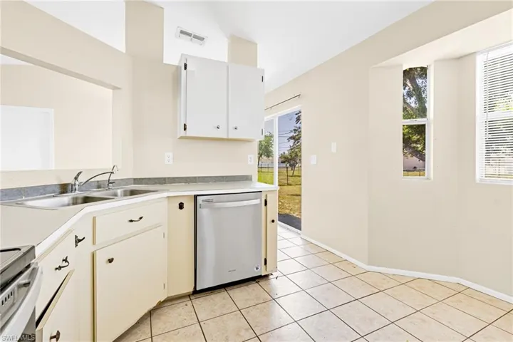 2124 Ne 7th Pl, Cape Coral Fl 33909