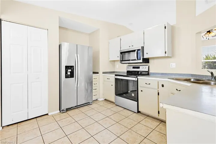 2124 Ne 7th Pl, Cape Coral Fl 33909