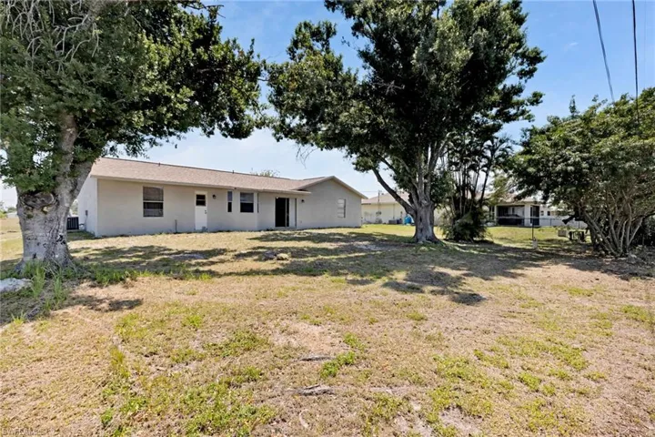 2124 Ne 7th Pl, Cape Coral Fl 33909