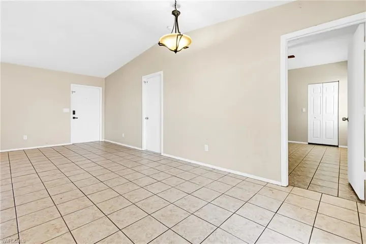 2124 Ne 7th Pl, Cape Coral Fl 33909