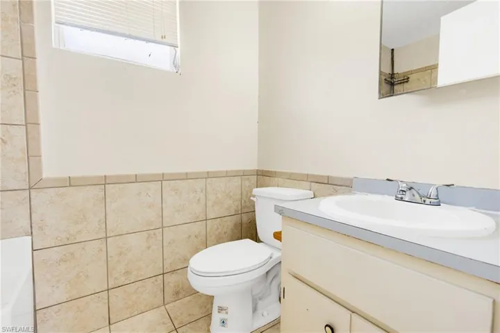 2124 Ne 7th Pl, Cape Coral Fl 33909