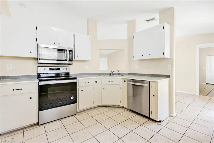 2124 Ne 7th Pl, Cape Coral Fl 33909