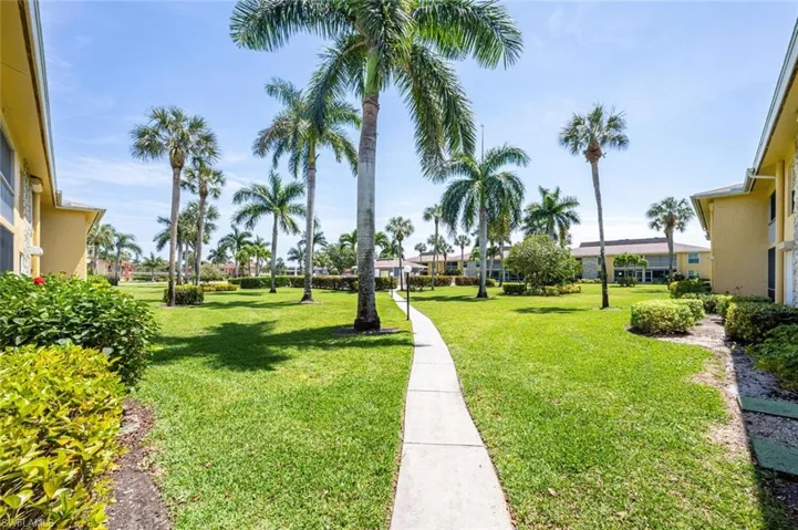 351  Charlemagne  BLVD, Naples, FL 34112