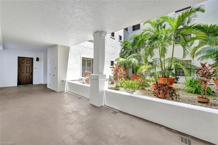Exterior Entry Hall/Foyer