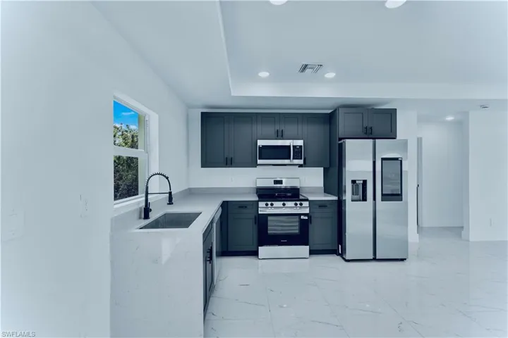663  Hawthorne S AVE, Lehigh Acres, FL 33974