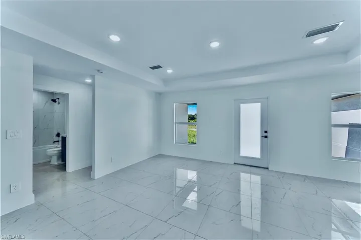 663  Hawthorne S AVE, Lehigh Acres, FL 33974
