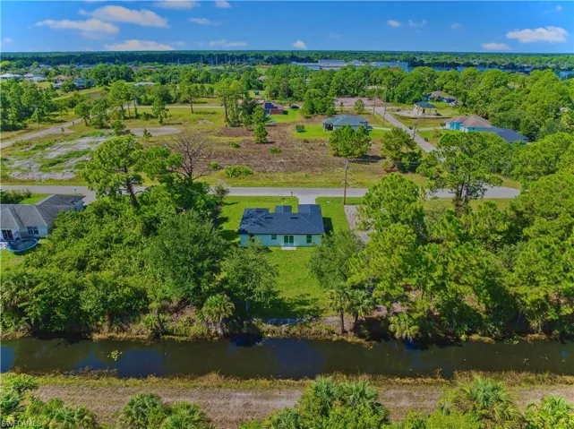 663  Hawthorne S AVE, Lehigh Acres, FL 33974