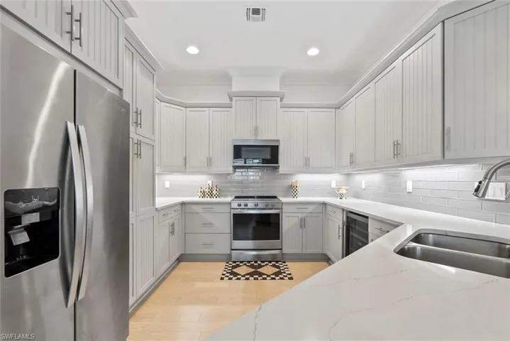 5839 Haiti Dr, Naples, Florida 34113