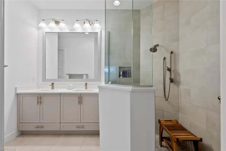 5839 Haiti Dr, Naples, Florida 34113