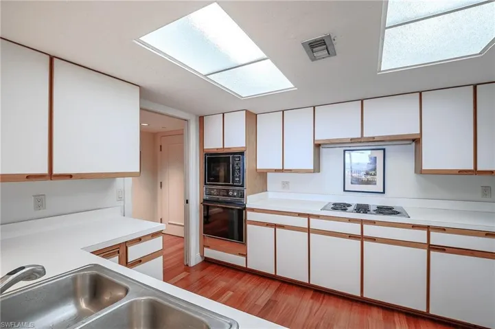 5601 Turtle Bay Dr 1203, Naples, Florida 34108