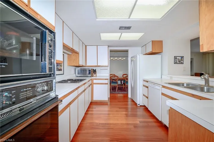 5601 Turtle Bay Dr 1203, Naples, Florida 34108