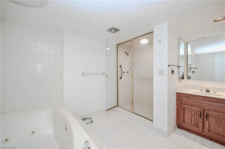 5601 Turtle Bay Dr 1203, Naples, Florida 34108