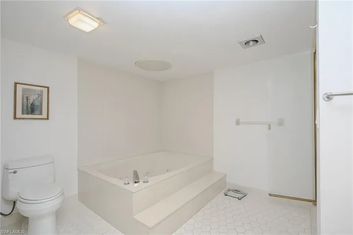 5601 Turtle Bay Dr 1203, Naples, Florida 34108