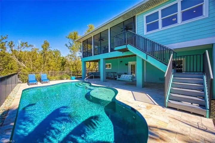 595  Piedmont  RD, Sanibel, FL 33957
