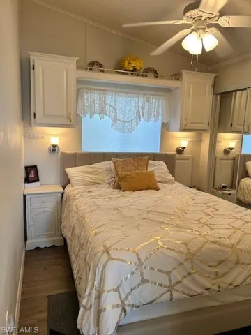 MASTER BEDROOM QUEEN SIZE BED