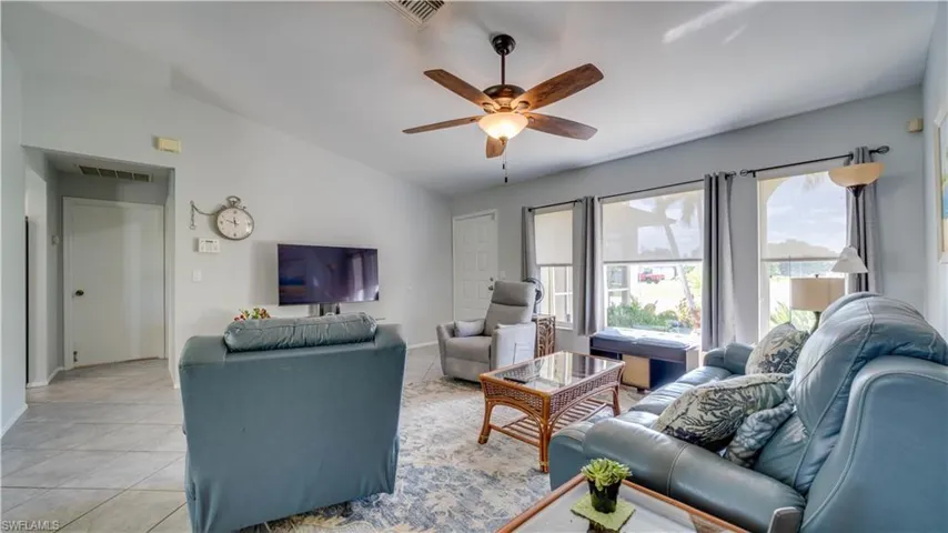 929 Se 6th Ter, Cape Coral, Florida 33990