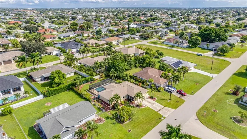 929 Se 6th Ter, Cape Coral, Florida 33990