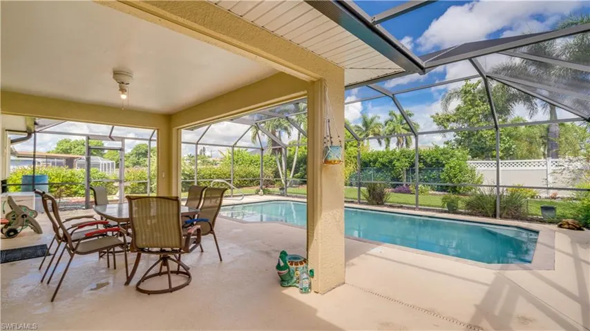 929 Se 6th Ter, Cape Coral, Florida 33990