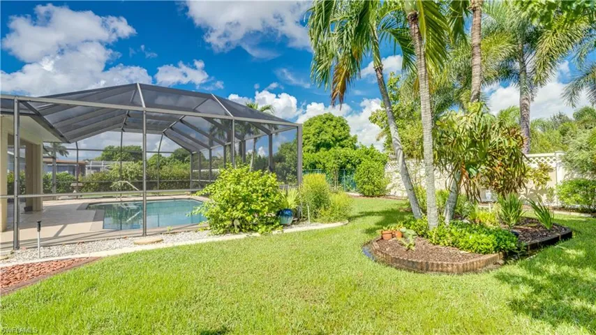 929 Se 6th Ter, Cape Coral, Florida 33990