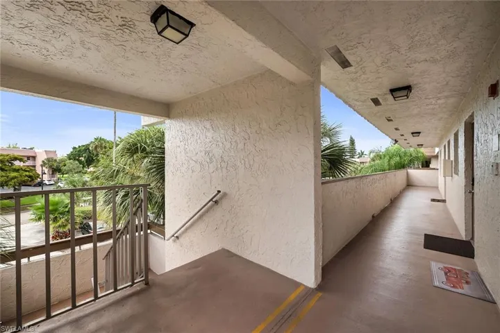 499 Forest Lakes Blvd 312, Naples, Florida 34105