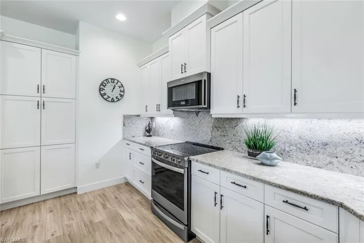 6408  Arriba  AVE, Naples, FL 34113
