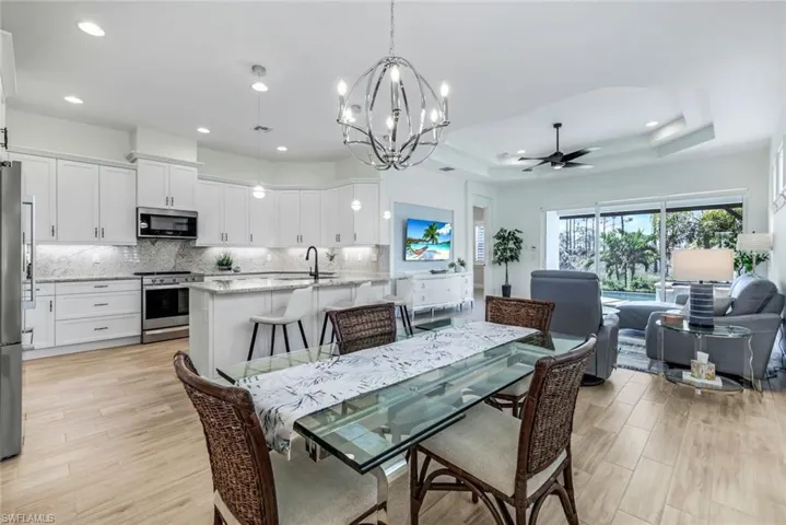 6408  Arriba  AVE, Naples, FL 34113