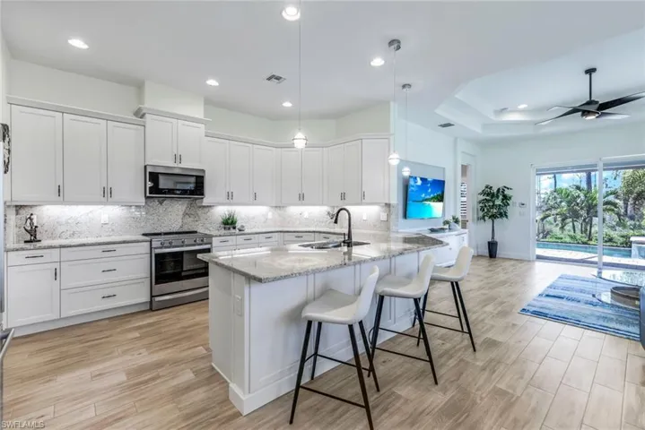 6408  Arriba  AVE, Naples, FL 34113