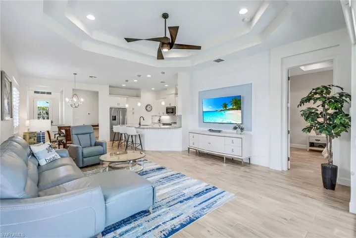 6408  Arriba  AVE, Naples, FL 34113