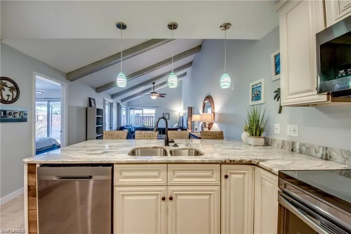 6337  Royal Woods  DR, Fort Myers, FL 33908