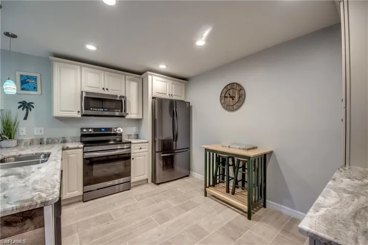 6337  Royal Woods  DR, Fort Myers, FL 33908
