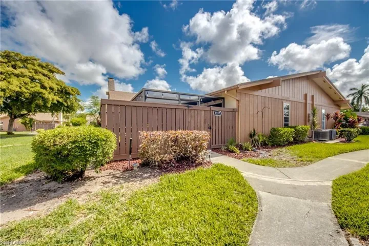 6337  Royal Woods  DR, Fort Myers, FL 33908