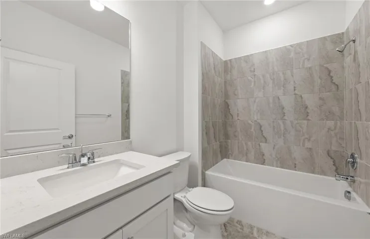 3922 E Hampton Cir, Alva, Florida 33920