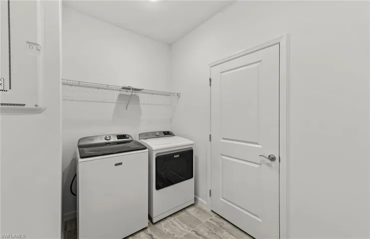 3922 E Hampton Cir, Alva, Florida 33920