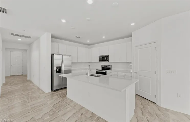 3922 E Hampton Cir, Alva, Florida 33920