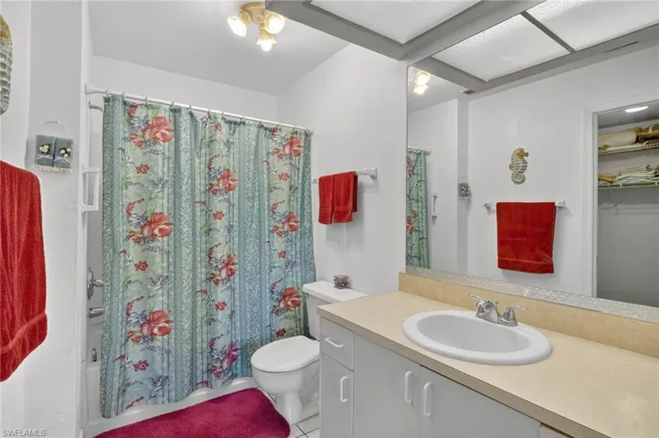 4210 Looking Glass Ln 4210, Naples, Florida 34112