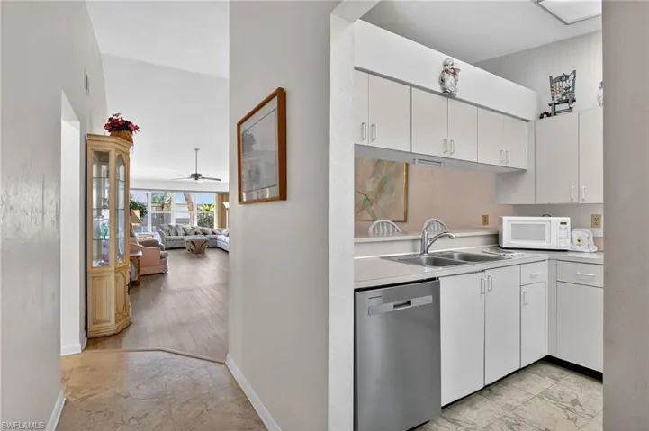 4210 Looking Glass Ln 4210, Naples, Florida 34112