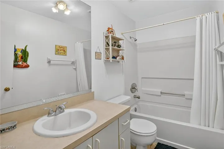 4210 Looking Glass Ln 4210, Naples, Florida 34112
