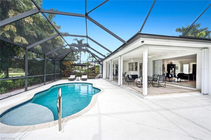 Massive pool deck