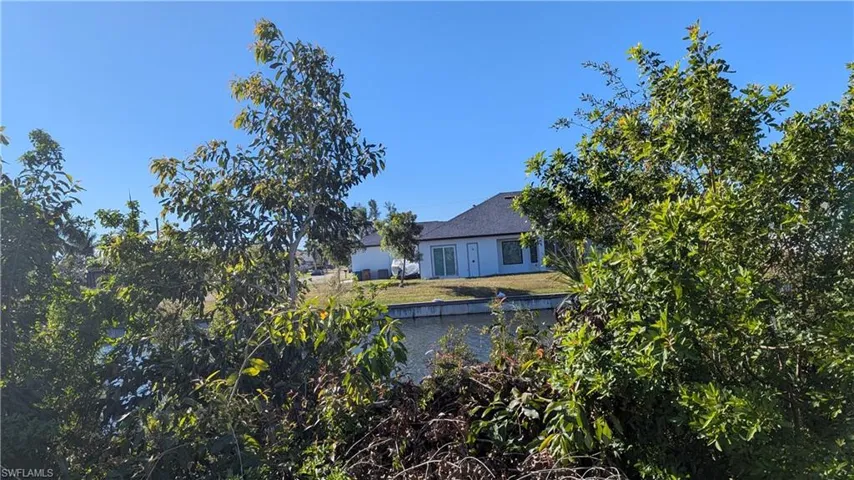 View of side of home