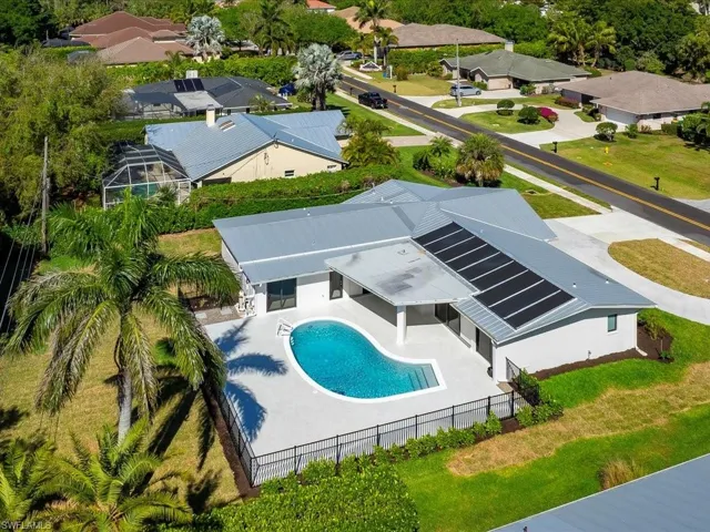 Drone / aerial view featuring a residential view