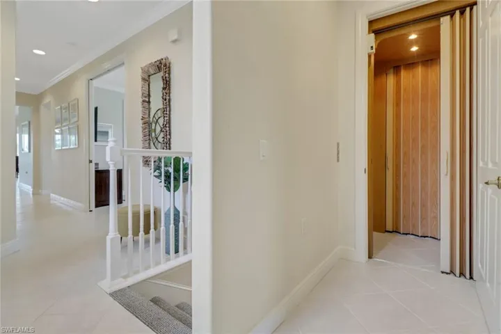 762  Regency Reserve  CIR, Naples, FL 34119