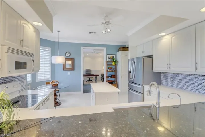 762  Regency Reserve  CIR, Naples, FL 34119