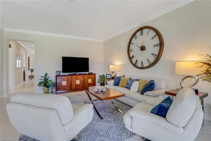 762  Regency Reserve  CIR, Naples, FL 34119